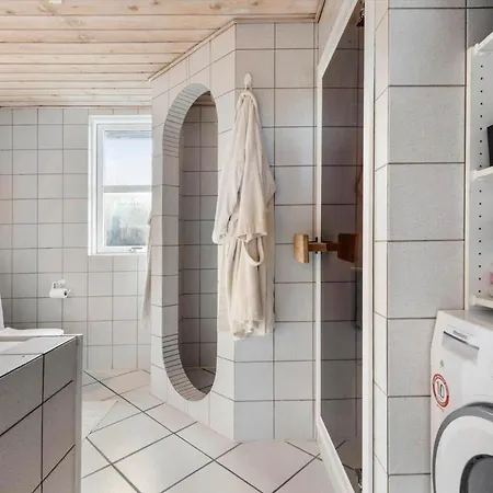 84347-knebel-vestre-strandvej-32 *