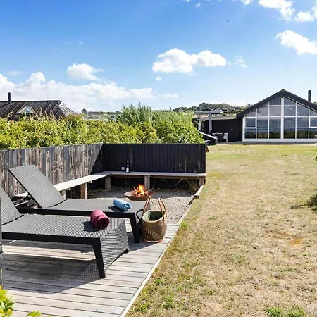 84347-knebel-vestre-strandvej-32 *
